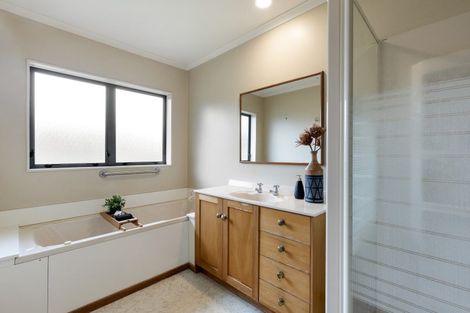 Photo of property in 22 Bouverie Crescent, Flagstaff, Hamilton, 3210