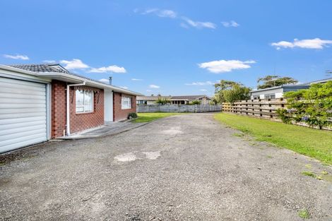 Photo of property in 10 Hollows Crescent, Takaro, Palmerston North, 4412