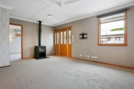 Photo of property in 307 Shakespeare Street, Leamington, Cambridge, 3432