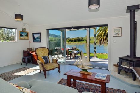 Photo of property in 14 Monkhouse Street, Tolaga Bay, 4077
