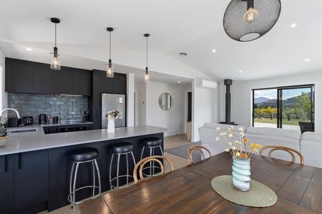 Photo of property in 8 Grandview Road, Lake Hawea, 9382