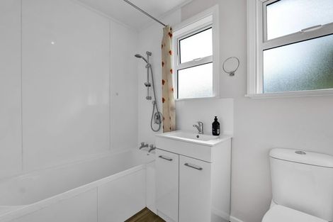 Photo of property in 1/324 Carrington Street, Vogeltown, New Plymouth, 4310