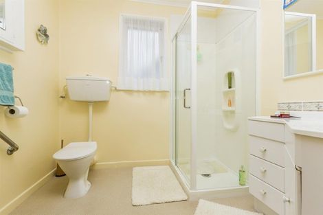 Photo of property in 70 Hillcrest Avenue, Hillcrest, Auckland, 0627