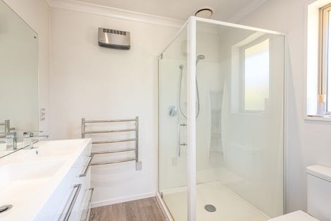 Photo of property in 16 Watkins Drive, Rangiora, 7400