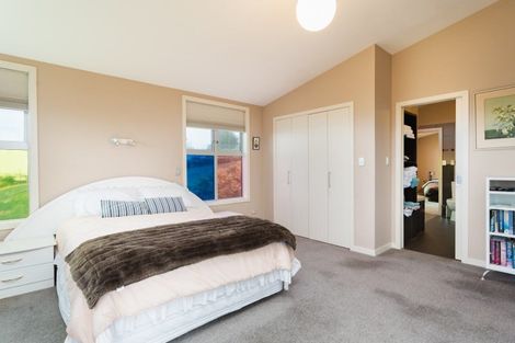 Photo of property in 14 Highgrove, Saint Clair, Dunedin, 9012