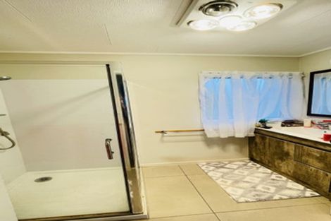 Photo of property in 49 Santiago Crescent, Unsworth Heights, Auckland, 0632
