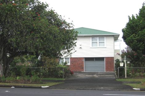 Photo of property in 4273 Great North Road, Glendene, Auckland, 0602