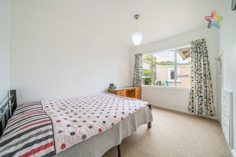 Photo of property in 18 Kauri Street, Eastbourne, Lower Hutt, 5013