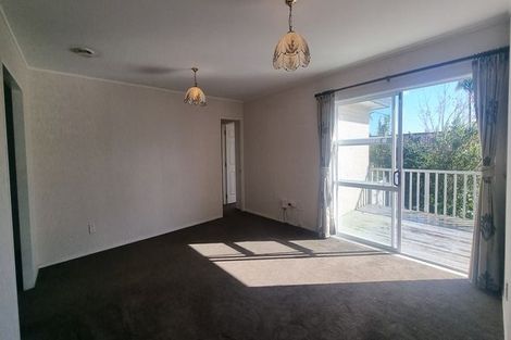 Photo of property in 2 Kerlin Crescent, West Harbour, Auckland, 0618