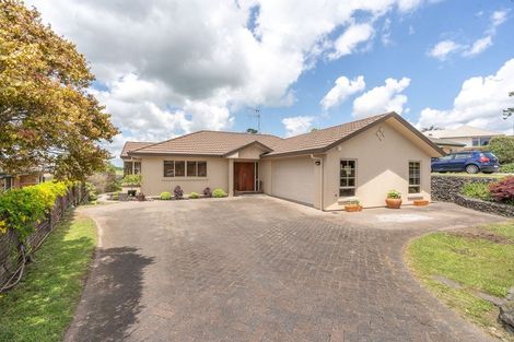 Photo of property in 17 Highgrove Drive, Grandview Heights, Hamilton, 3200