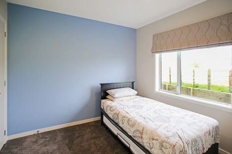 Photo of property in 15 Cyprus Place, Fitzherbert, Palmerston North, 4410