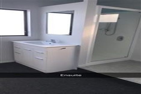 Photo of property in 45b Kakariki Grove, Waikanae, 5036