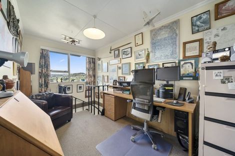 Photo of property in 56 Mana View Road, Paremata, Porirua, 5026