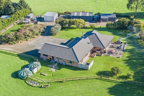Photo of property in 195 Muhunoa Road East, Ohau, Levin, 5570