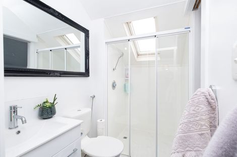 Photo of property in 48 Karina Road, Merrilands, New Plymouth, 4312