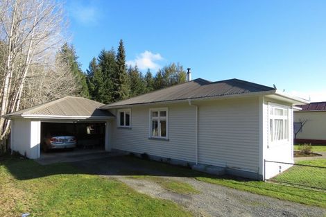 Photo of property in 3 Broadway, Reefton, 7830