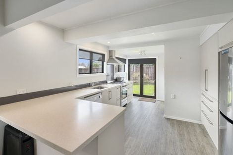 Photo of property in 12 Fairfax Terrace, Frankleigh Park, New Plymouth, 4310