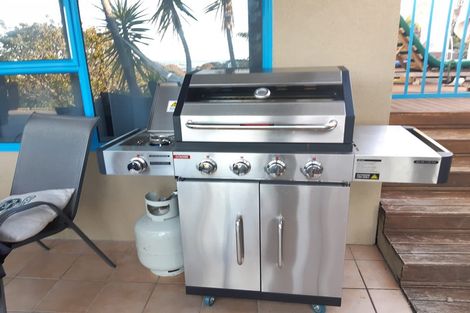 Photo of property in 75 Pah Road, Cockle Bay, Auckland, 2014