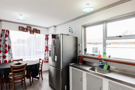 Photo of property in 33 Halswell Crescent, Westbrook, Palmerston North, 4412