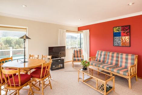 Photo of property in 11 Barrett Drive, Waikanae Beach, Waikanae, 5036