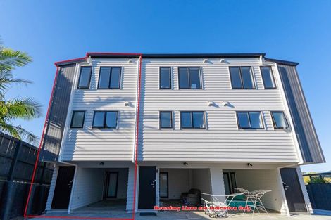 Photo of property in 1/82 Rosewarne Crescent, Glendene, Auckland, 0602