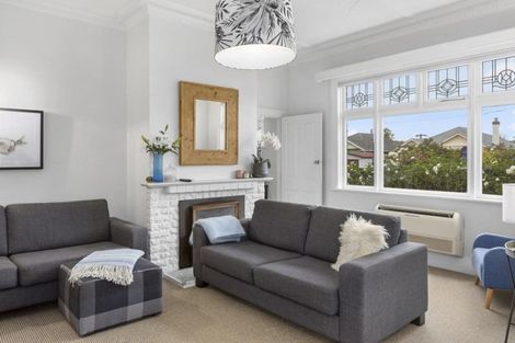 Photo of property in 274 Macandrew Road, Forbury, Dunedin, 9012