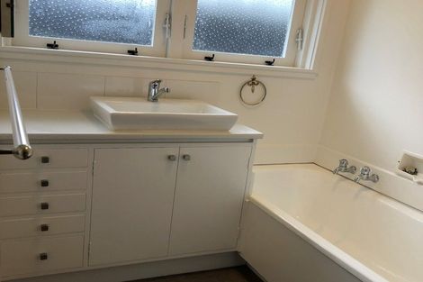 Photo of property in 2/96 Hinau Street, Riccarton, Christchurch, 8041