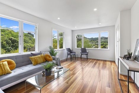 Photo of property in 243 Main Road, Tawa, Wellington, 5028