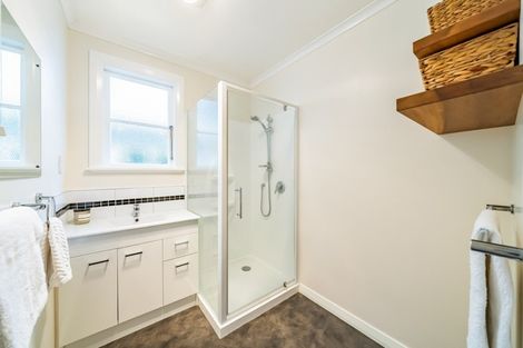 Photo of property in 19 Naenae Road, Naenae, Lower Hutt, 5011