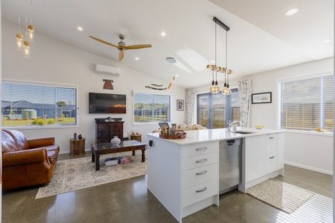 Photo of property in 8 White Road, Otane, 4202