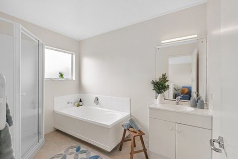 Photo of property in 2/21 Watea Road, Torbay, Auckland, 0630