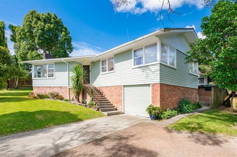 Photo of property in 2 Ashbourne Place, Glendene, Auckland, 0602