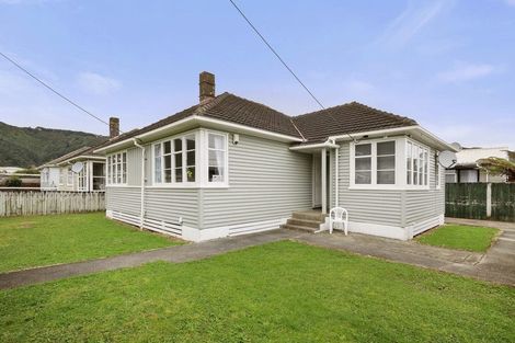 Photo of property in 1 Strand Crescent, Naenae, Lower Hutt, 5011