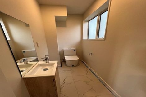 Photo of property in 3 Waihou Crescent, Albany Heights, Auckland, 0632