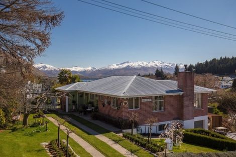 Photo of property in 33 Stratford Terrace, Wanaka, 9305