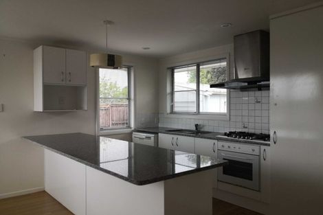 Photo of property in 13 Borrowdace Avenue, Botany Downs, Auckland, 2010