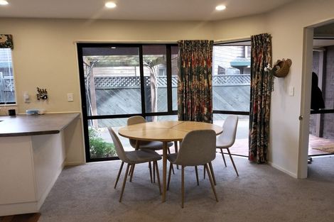 Photo of property in 2/198 Waterloo Road, Hutt Central, Lower Hutt, 5011