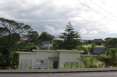 Photo of property in 986 Beach Road, Torbay, Auckland, 0630