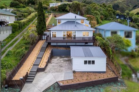 Photo of property in 12 Days Road, Lyttelton, 8082