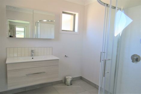 Photo of property in 2 Yeats Grove, Trentham, Upper Hutt, 5018