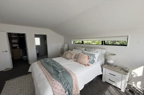 Photo of property in 905e East Coast Road, Northcross, Auckland, 0632