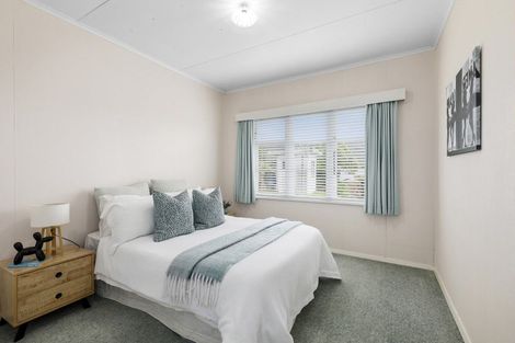 Photo of property in 214 Waddington Drive, Naenae, Lower Hutt, 5011