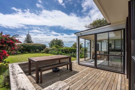 Photo of property in 13 Atua Street, Waikanae Beach, Waikanae, 5036