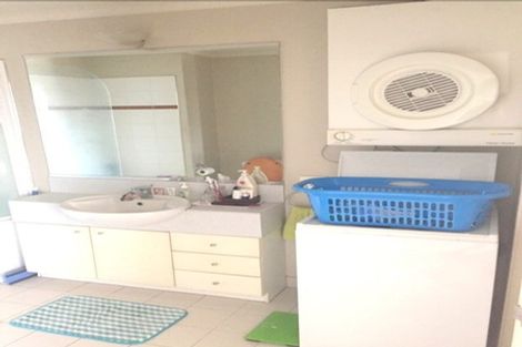Photo of property in Tower Hill Apartments, 3e/1 Emily Place, Auckland Central, Auckland, 1010