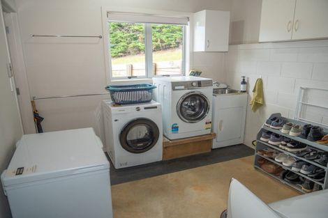 Photo of property in 34 Opoi Lane, Cable Bay, 0420