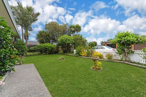 Photo of property in 8/39 Swanson Road, Henderson, Auckland, 0610