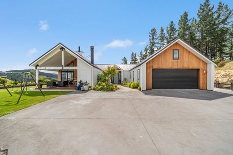 Photo of property in 49 Crest Road, Akatarawa, Upper Hutt, 5372