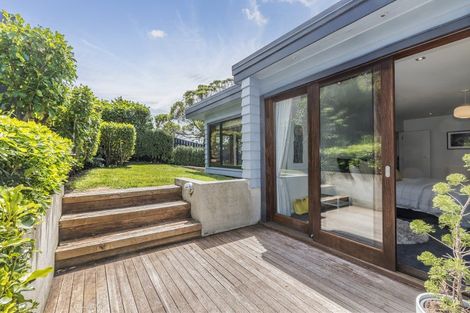 Photo of property in 22 Tai Paku Paku Road, Karaka Bays, Wellington, 6022