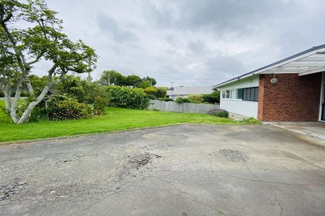 Photo of property in 156 Bleakhouse Road, Mellons Bay, Auckland, 2014