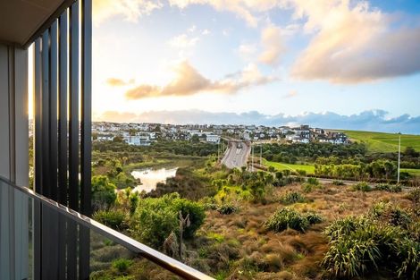 Photo of property in 1/1090 Beach Road, Torbay, Auckland, 0630